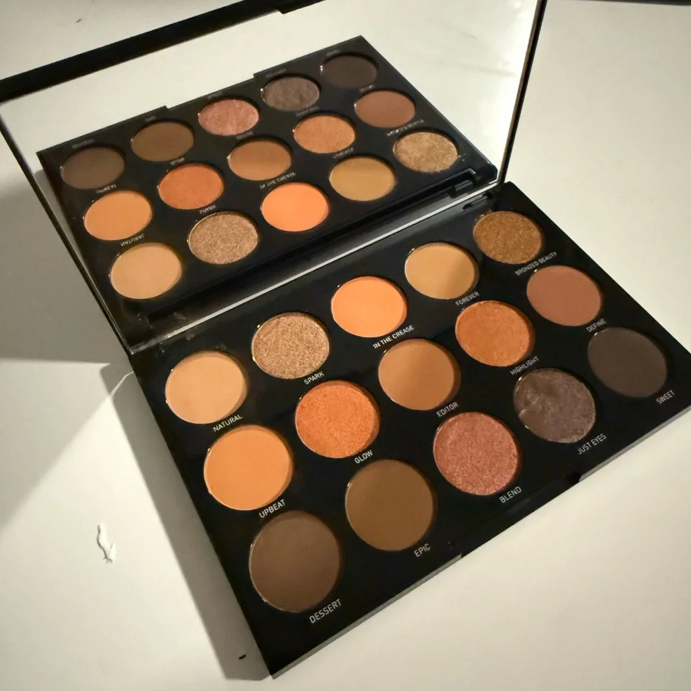 Morphe Eyeshadow Pallete - Day Slayer 15D - Picture 4 of 5